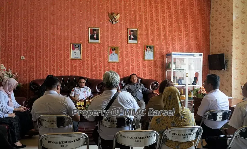 Pj. Bupati Barsel H. Deddy Winarwan memberikan Instruksi serta arahan penanganan lanjutan kasus DBD (Foto:JN/SNH) 