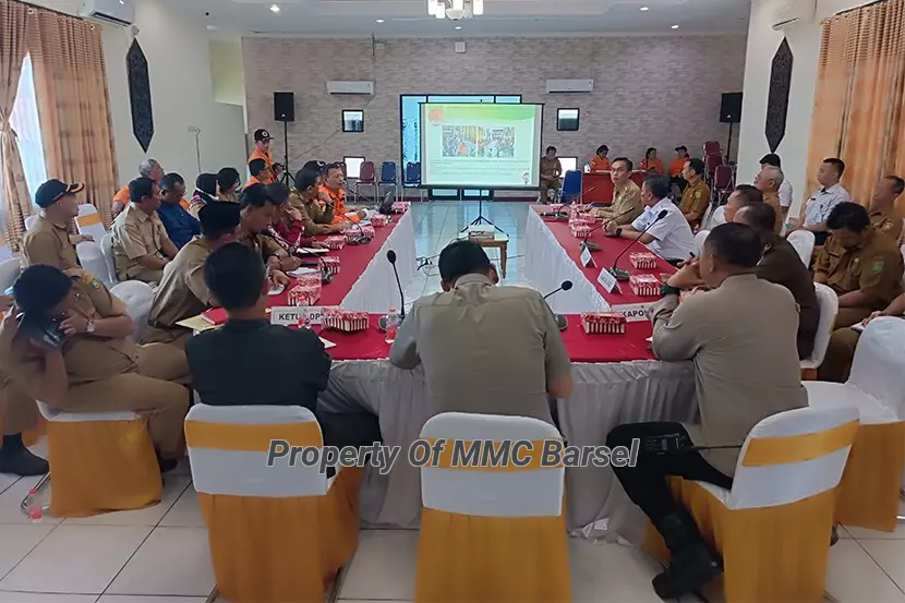 Sekretaris Daerah Kabupaten Barsel Edy Purwanto pimpin rapat Koordinasi Penanggulangan Bencana Karhutla di Kabupaten Barsel Tahun 2023