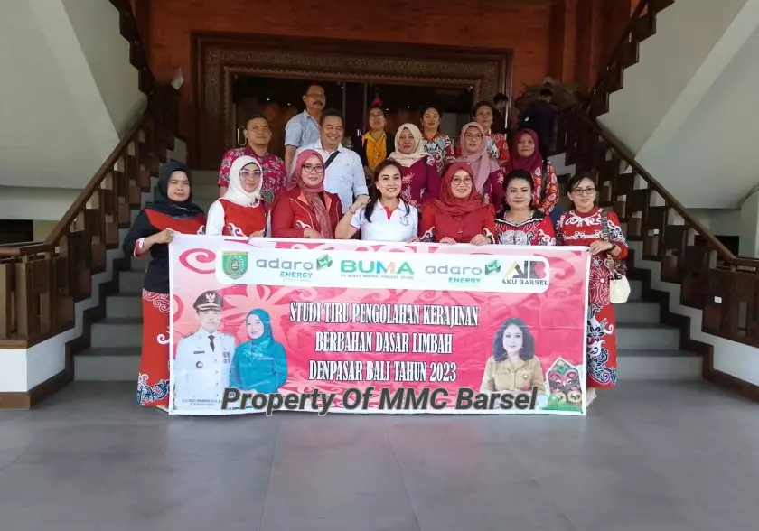 Foto bersama Ketua Dekranasda Kab. Barsel H. Erna Ardiani dan rombongan dengan Istri Wali Kota Denpasar Ayu Kristi (Foto:Dok)