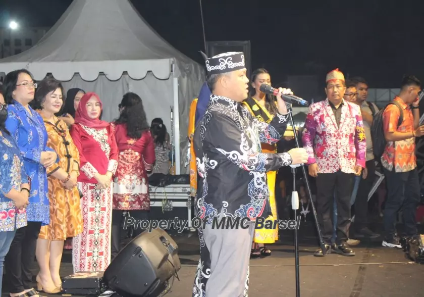 Pj.Bupati Barsel H. Dedddy Winarwan saat memberikan sambutan sekaligus Launching Batik Khas Barsel (Foto:R1)
