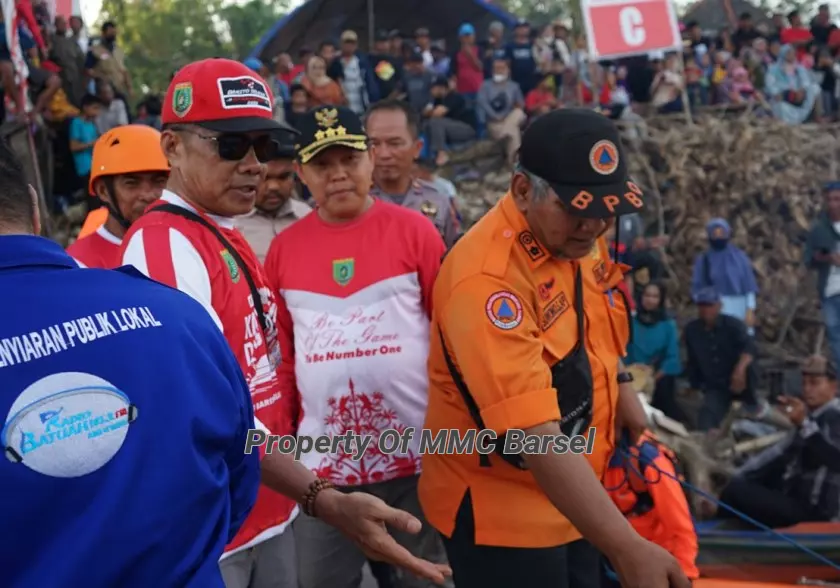 Pj.Bupati Barsel H. Deddy Winarwan bersiap menuju Titik Star Balap Ketinting (Foto:R1/Dien/HN2R)