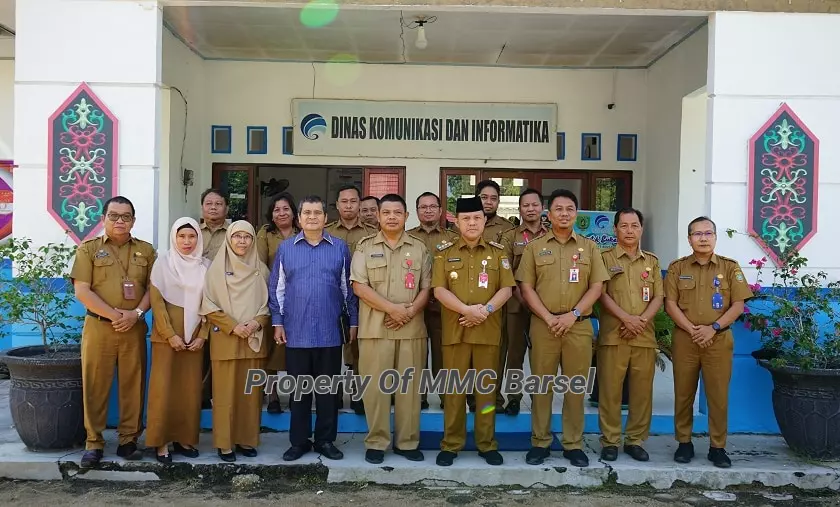 Pj.Bupati Barsel H. Deddy Winarwan bersama Kadis Kominfo Barsel Syahdiannur beserta jajaran