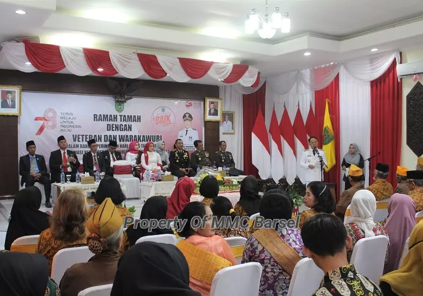 Pj.Bupati Barsel H. Deddy Winarwan saat menyampaikan sambutan dalam Acara Ramah Tamah dengan Vetran dan Warakawuri (Foto:JN/R1/Elz4)