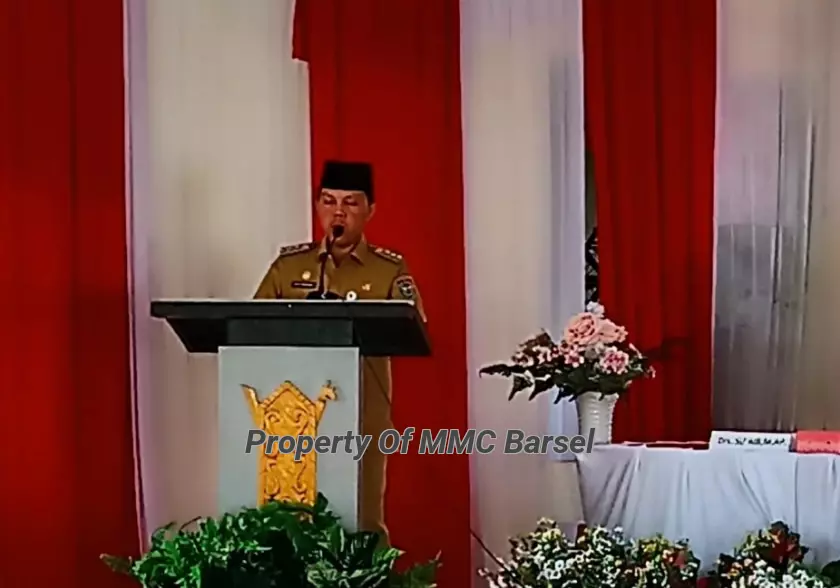 Pj Bupati  menyampaikan sambutan dalam acara Pelepasan Purna Tugas 32 PNS di Lingkungan Pemkab Barsel