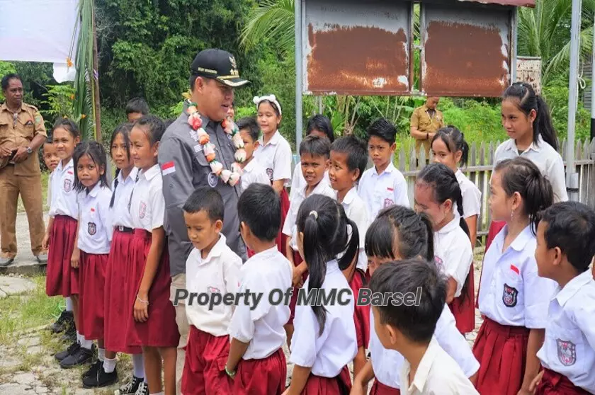 Kunjungan Kerja Pj. Bupati Barsel H. Deddy Winarwan di Desa Sungai Telang Kec. Dusun Utara (Foto:JN/SNH)