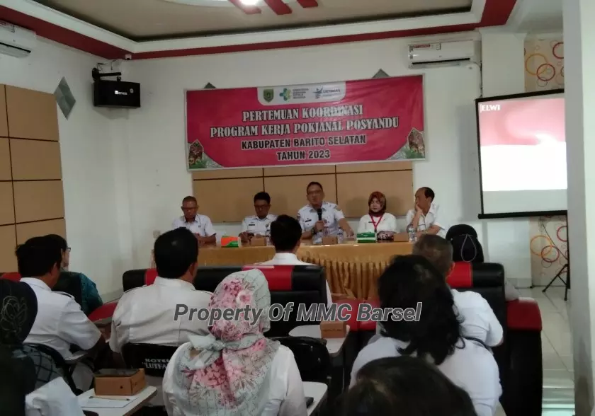 Sekda Kab.Barsel Eddy Purwanto membuka dengan resmi Rakor Pokjanal Posyandu Kab,Barsel tahun 2023 di Aula Hotel Lutfan Buntok (Foto:R1)