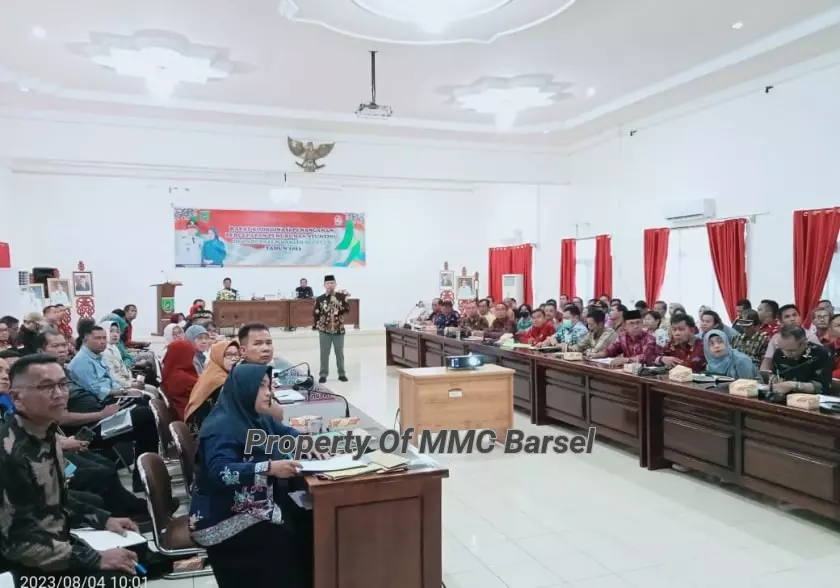 Pj.Bupati Barsel H. Deddy Winarwan saat paparan tentang upaya Penanganan Percepatan Penurunan Stunting Kab.Barsel  (Foto:HN2R)