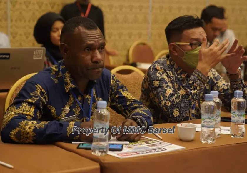 Fahriaji (Pranata Humas) Diskominfo Kab.Barsel bersama peserta seluruh Indonesia saat mengikuti Bimtek Manajemen Media Sosial dan Kehumasan (Foto:Dok/Aji)