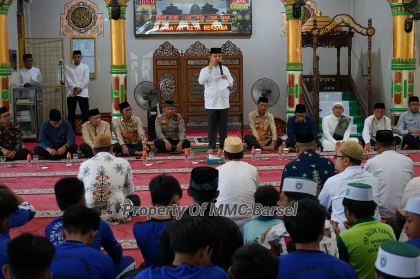 Pj. Bupati Barito Selatan H. Deddy Winarwan mengatakan Gerakan Subuh Keliling dan Sholat Jum’at Keliling merupakan gerakan yang berguna untuk membangun spiritualitas, sosial dan kultural di kalangan sekitar