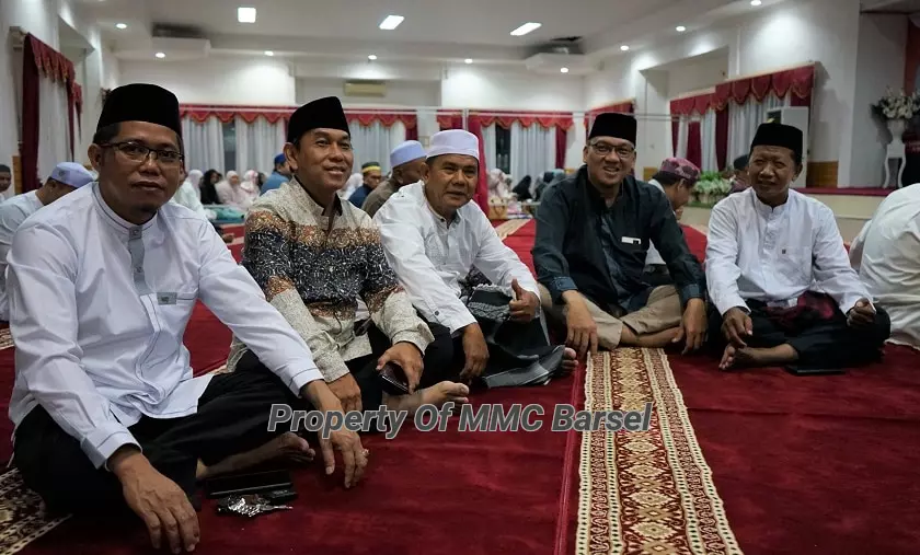 Kepala Perangkat Daerah Kab. Barsel saat mengikuti Pengajian Asy Syifa