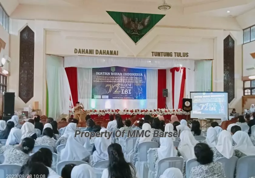Bidan se Barsel saat mengikuti Peringatan HUT IBI ke 72 di GPU Jaro Pirarahan Buntok  (Foto:HN2R/Dien)