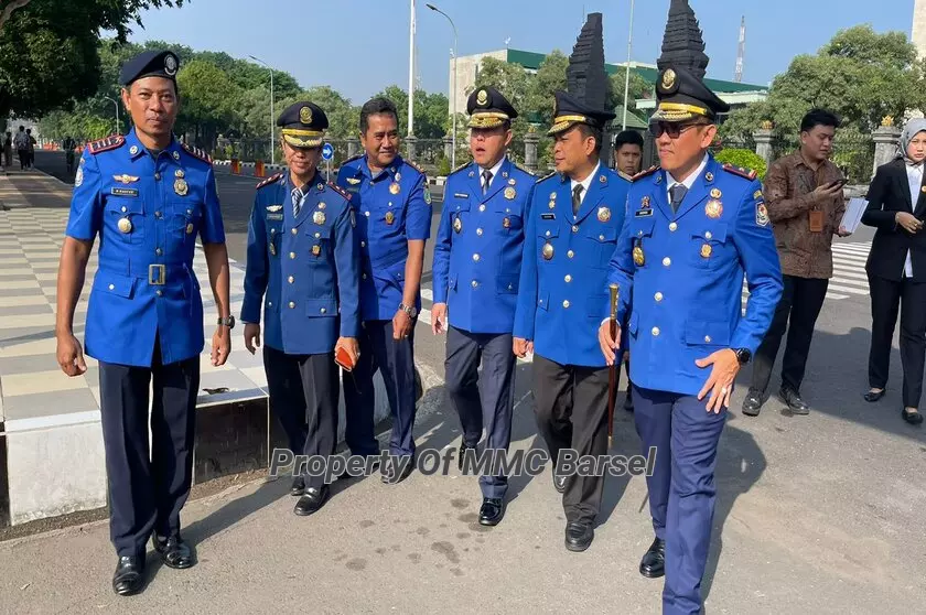 Pj. Bupati Barsel H. Deddy Winarwan Bersama Jajaran Damkar Kab.Barsel