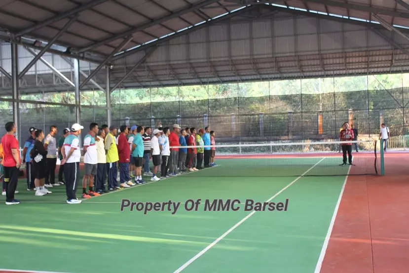 Penjabat (Pj) Bupati Barsel Deddy Winarwan memberi sambutan dalam rangka pembukaan kejuaraan Tenis Lapangan Pj. Bupati Cup 2023