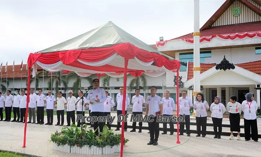 Pj. Bupati Barsel H. Deddy Winarwan saat menyampaikan sambutan dihadapan ASN, P3K dan Tenaga Kontrak Se Barsel (Foto:ELZ4/JN/SNH/Mgng)
