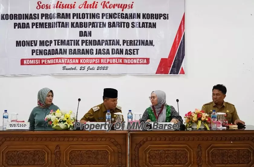 Turut hadir Wakil Ketua DPRD Barsel Hj. Enung Irawati dan Asisten I Sekretariat Daerah serta Narasumber dari KPK