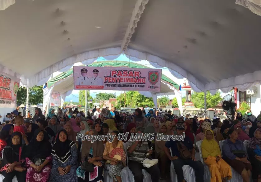 Warga Masyarakat Kec. Dusun Selatan Yang Hadir saat Pembukaan Pasar Penyeimbang (Foto:JN/SNH/BUS/EN)