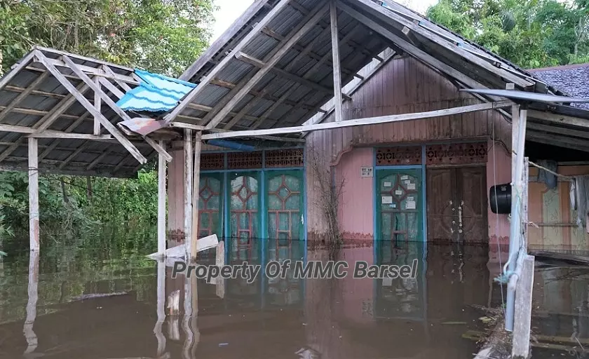 Kondisi Salah Satu Rumah Warga Yang Terendam Banjir (Foto:JN/SNH)